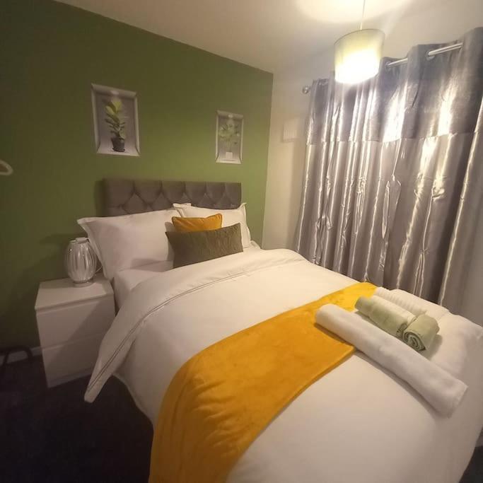 Golden Plush Suites - Beautiful Luxury 3 Bed House In Leicester Exterior foto