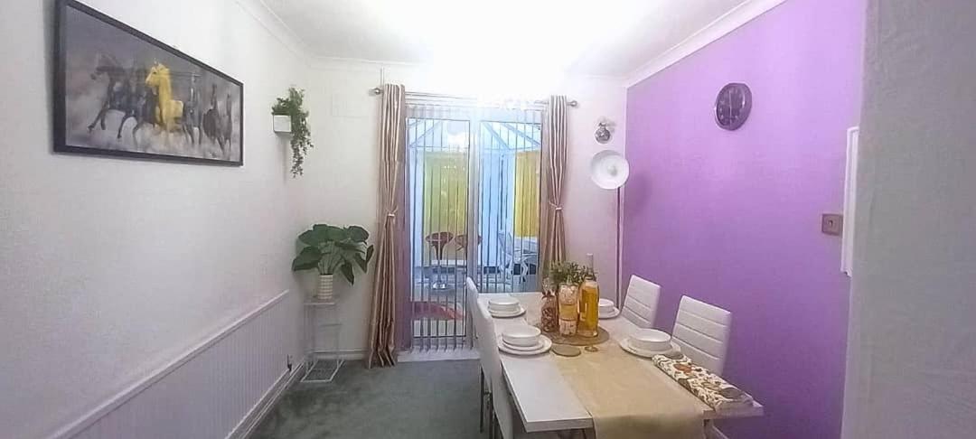 Golden Plush Suites - Beautiful Luxury 3 Bed House In Leicester Exterior foto